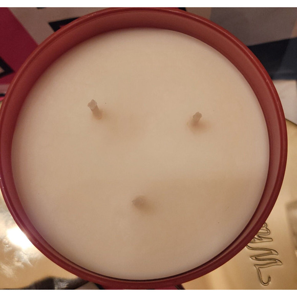 Bath and Body Works Strawberry Pound Cake 3 Wick Scented Candle. - Picture 3 of 4